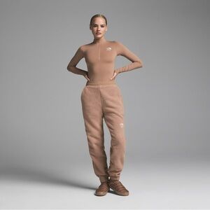 North Face x Skims 1995 Retro Denali Fleece Pant Sienna